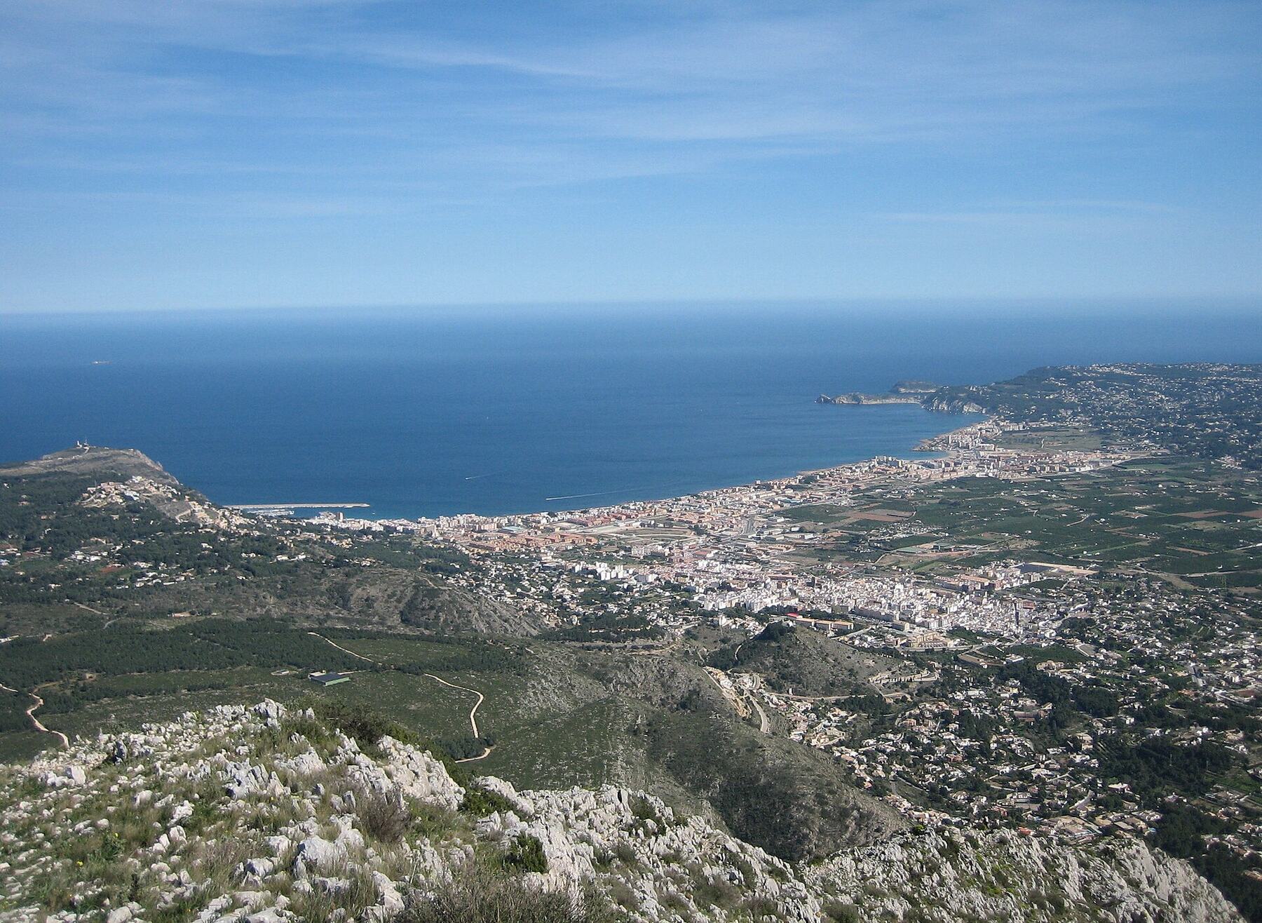 Blick vom Montgó über Jávea und die Küste