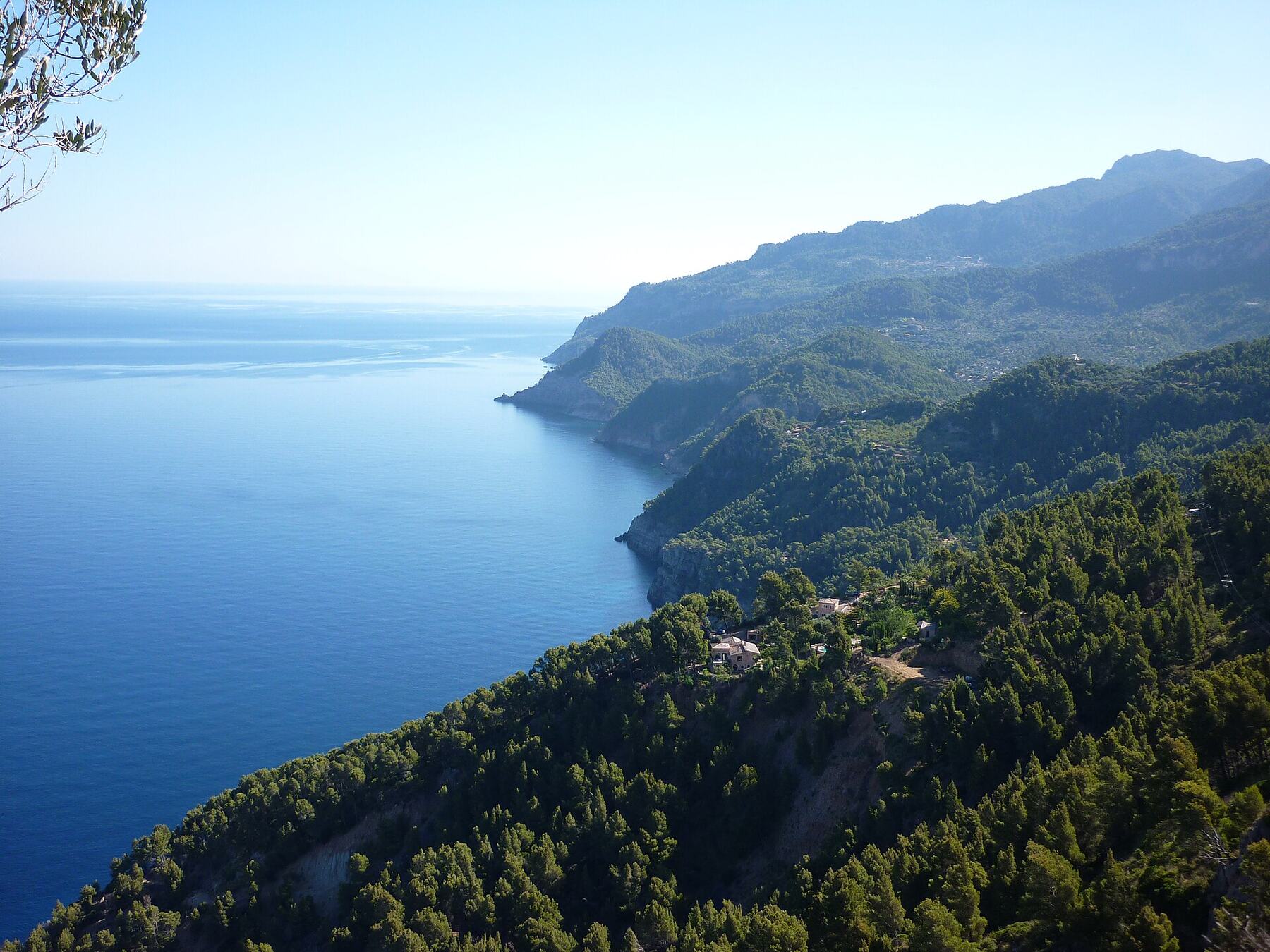 Steilküste der Serra de Tramuntana im Nordwesten Mallorcas